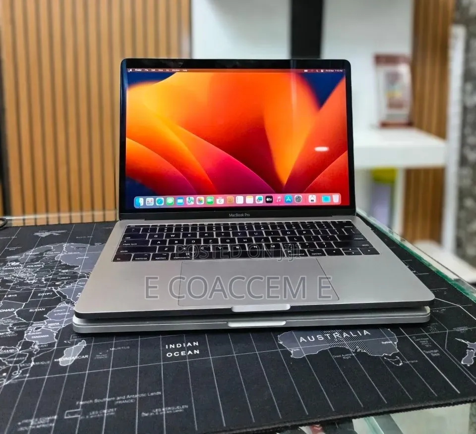 New Laptop Apple MacBook 2017 16GB Intel Core i5 SSD 256GB