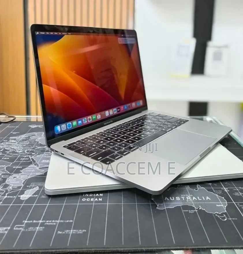 New Laptop Apple MacBook 2017 16GB Intel Core i5 SSD 256GB