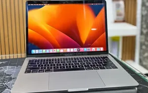 New Laptop Apple MacBook Pro 2017 16GB Intel Core i5 SSD 256GB