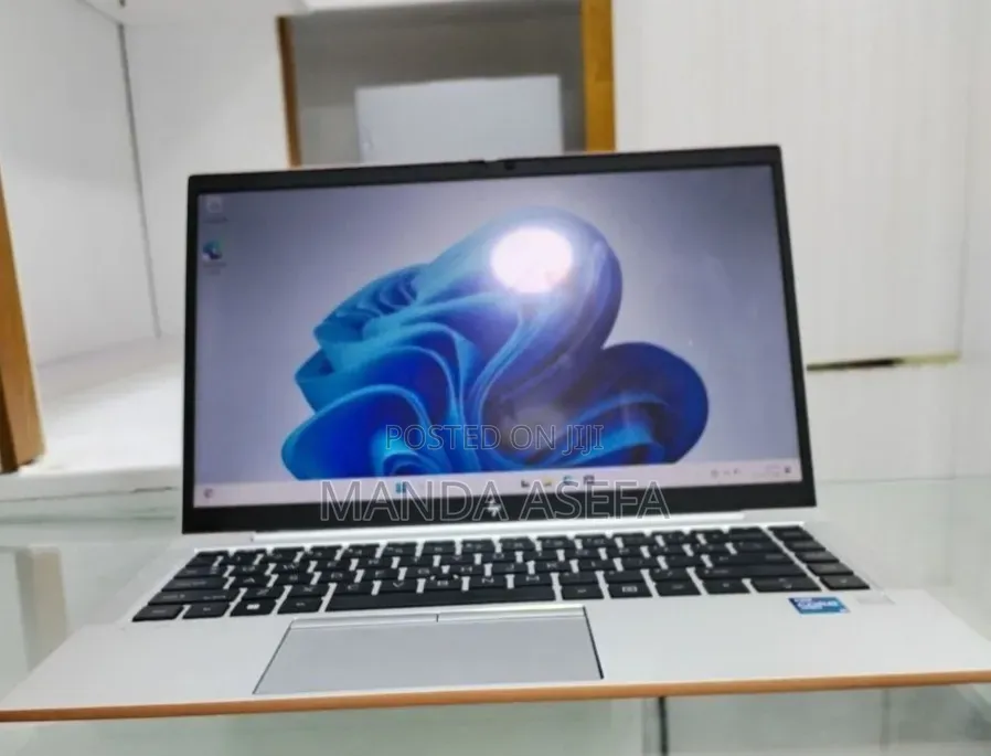 New Laptop HP EliteBook 840 G8 16GB Intel Core i5 SSD 512GB