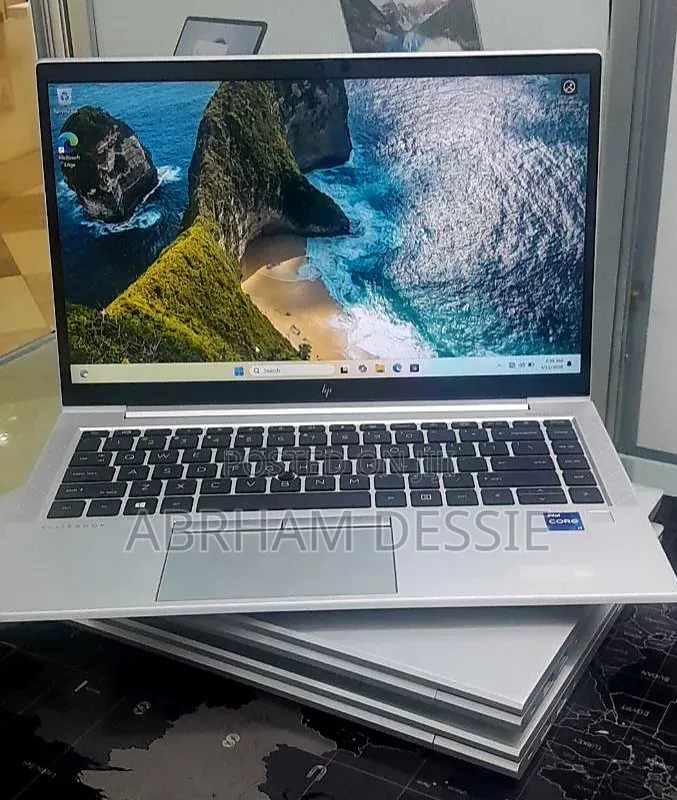 New Laptop HP EliteBook 840 G8 16GB Intel Core i7 SSD 512GB