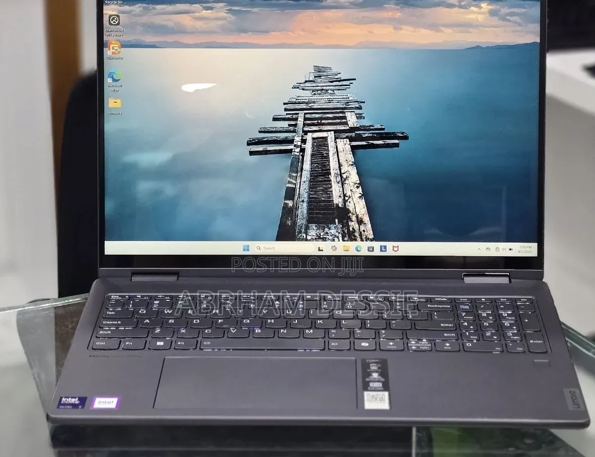 New Laptop Lenovo 16GB Intel Core Ultra 7 SSD 512GB