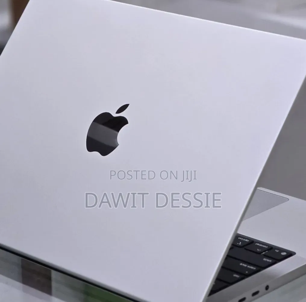 New Apple MacBook Pro 2025 M5 14-inch 16GB Apple M5 Pro SSD 512GB