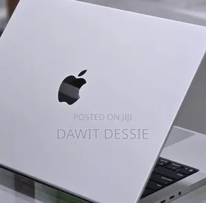 New Apple MacBook Pro 2025 M5 14-inch 16GB Apple M5 Pro SSD 512GB