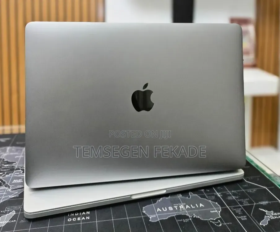 New Laptop Apple MacBook Pro 2017 16GB Intel Core i5 SSD 256GB