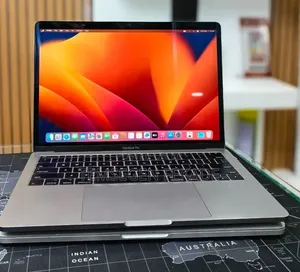 New Laptop Apple MacBook Pro 2017 16GB Intel Core i5 SSD 256GB