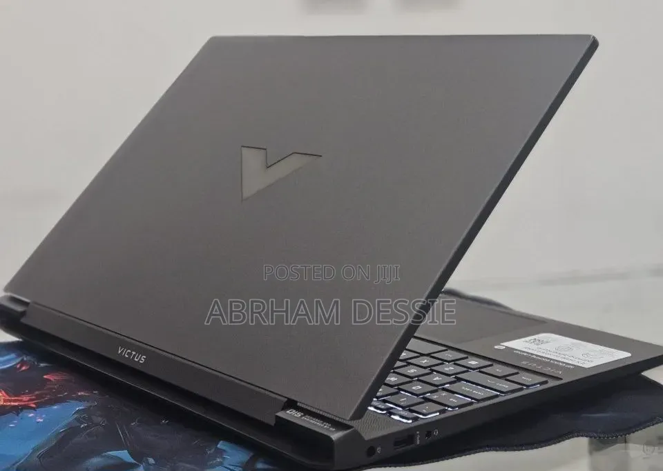 New Laptop HP 16GB AMD Ryzen 7 SSD 512GB