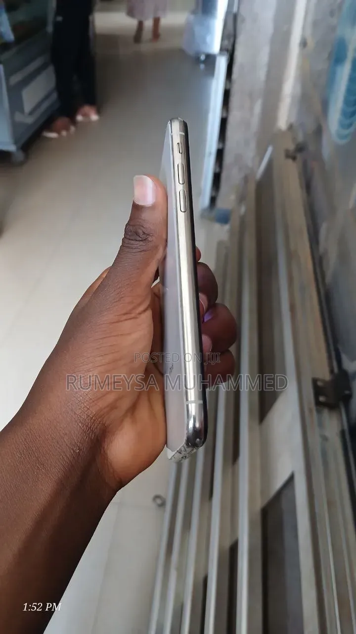 Apple iPhone X 256 GB White