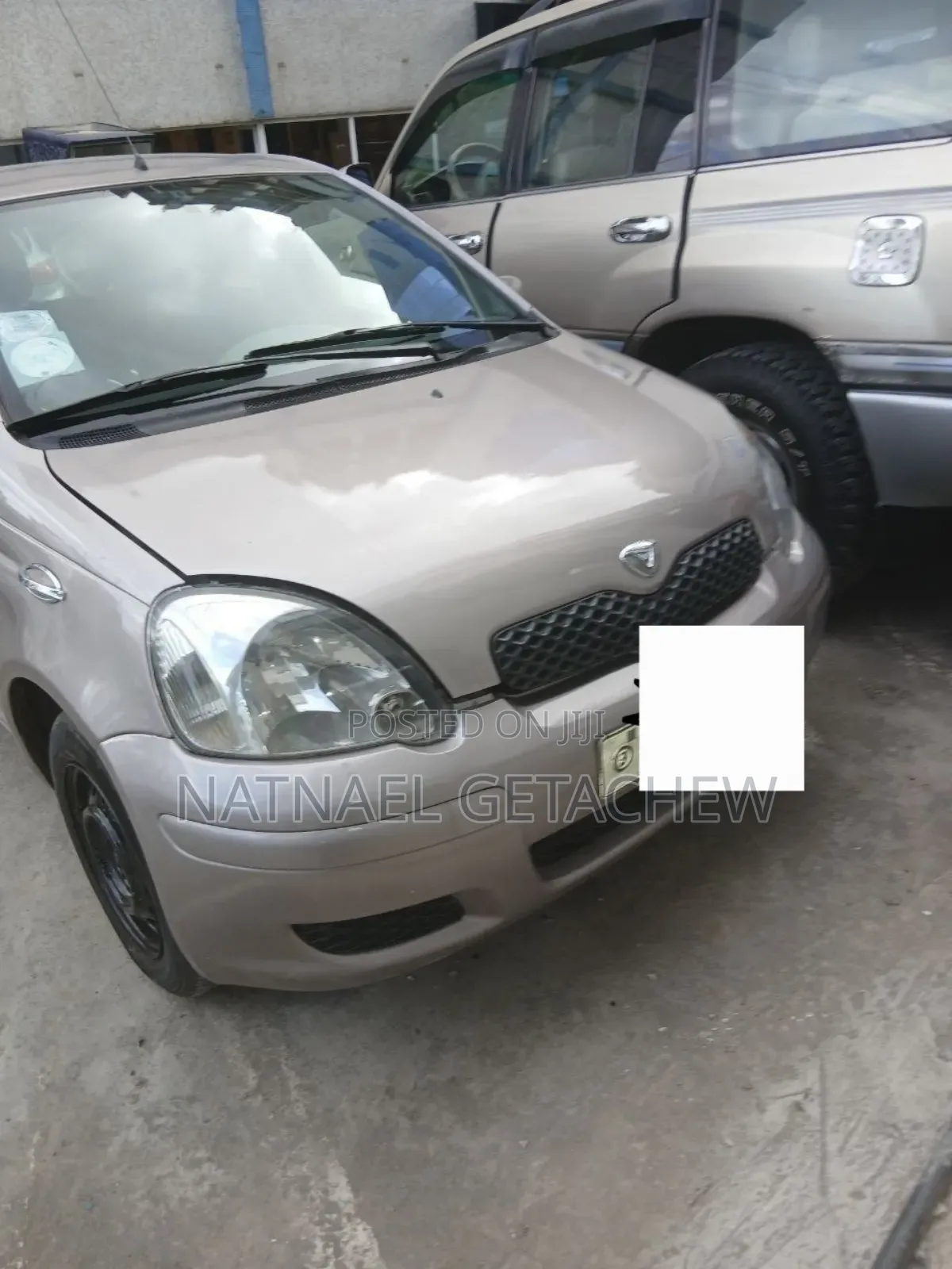 Toyota Vitz 2002 Silver