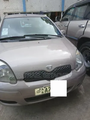 Toyota Vitz 2002 Silver