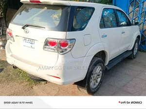 Toyota Fortuner 2013 White