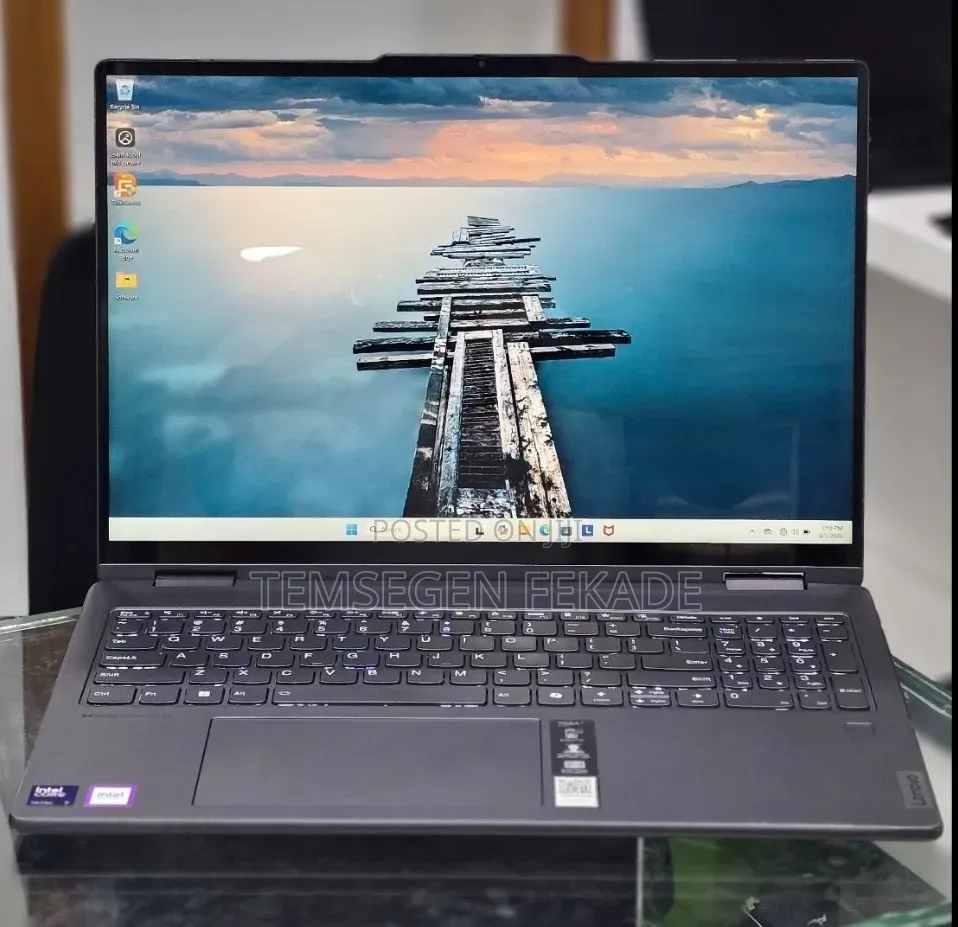 New Laptop Lenovo Yoga 7i 16GB Intel Core Ultra 7 SSD 512GB