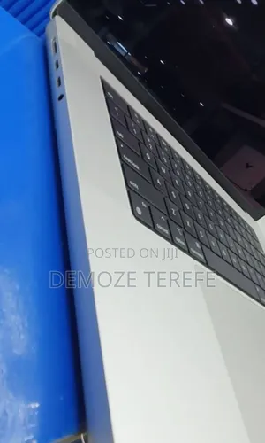 New Laptop Apple MacBook Pro M1 16GB Apple M1 SSD 512GB
