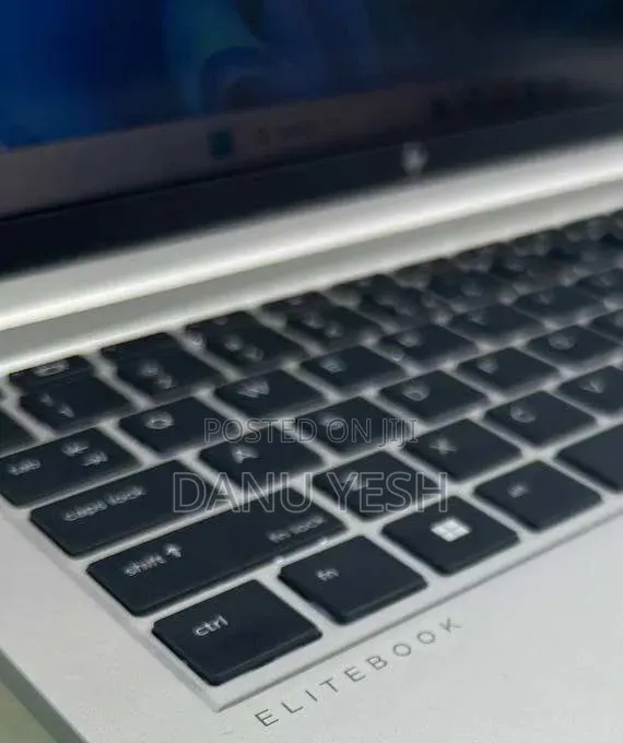 New Laptop HP EliteBook 830 G8 16GB Intel Core i5 SSD 512GB