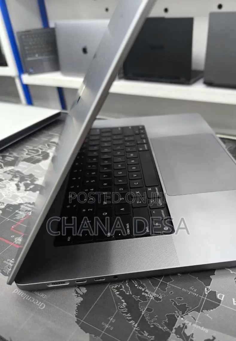 New Laptop Apple MacBook Pro M1 32GB Apple M1 Pro SSD 1T