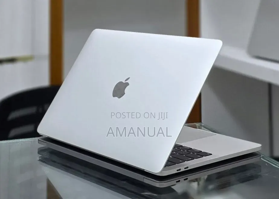 New Laptop Apple MacBook Pro 2019 16GB Intel Core i7 SSD 256GB