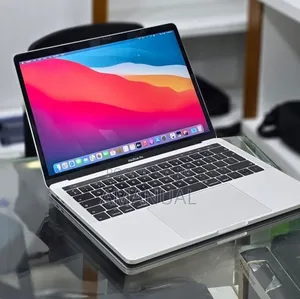 New Laptop Apple MacBook Pro 2019 16GB Intel Core i7 SSD 256GB