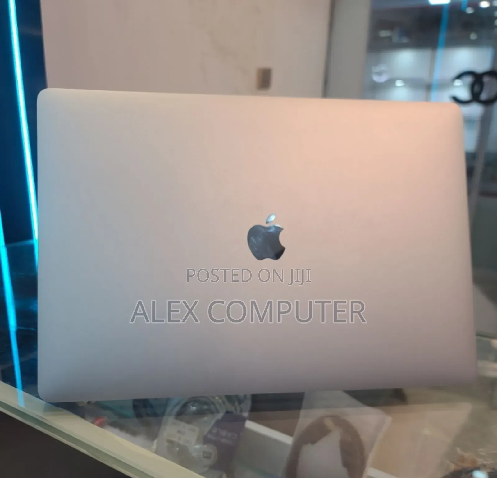 New Laptop Apple MacBook Pro 2019 16GB Intel Core i7 SSD 512GB