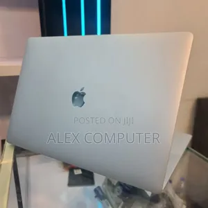New Laptop Apple MacBook Pro 2019 16GB Intel Core i7 SSD 512GB