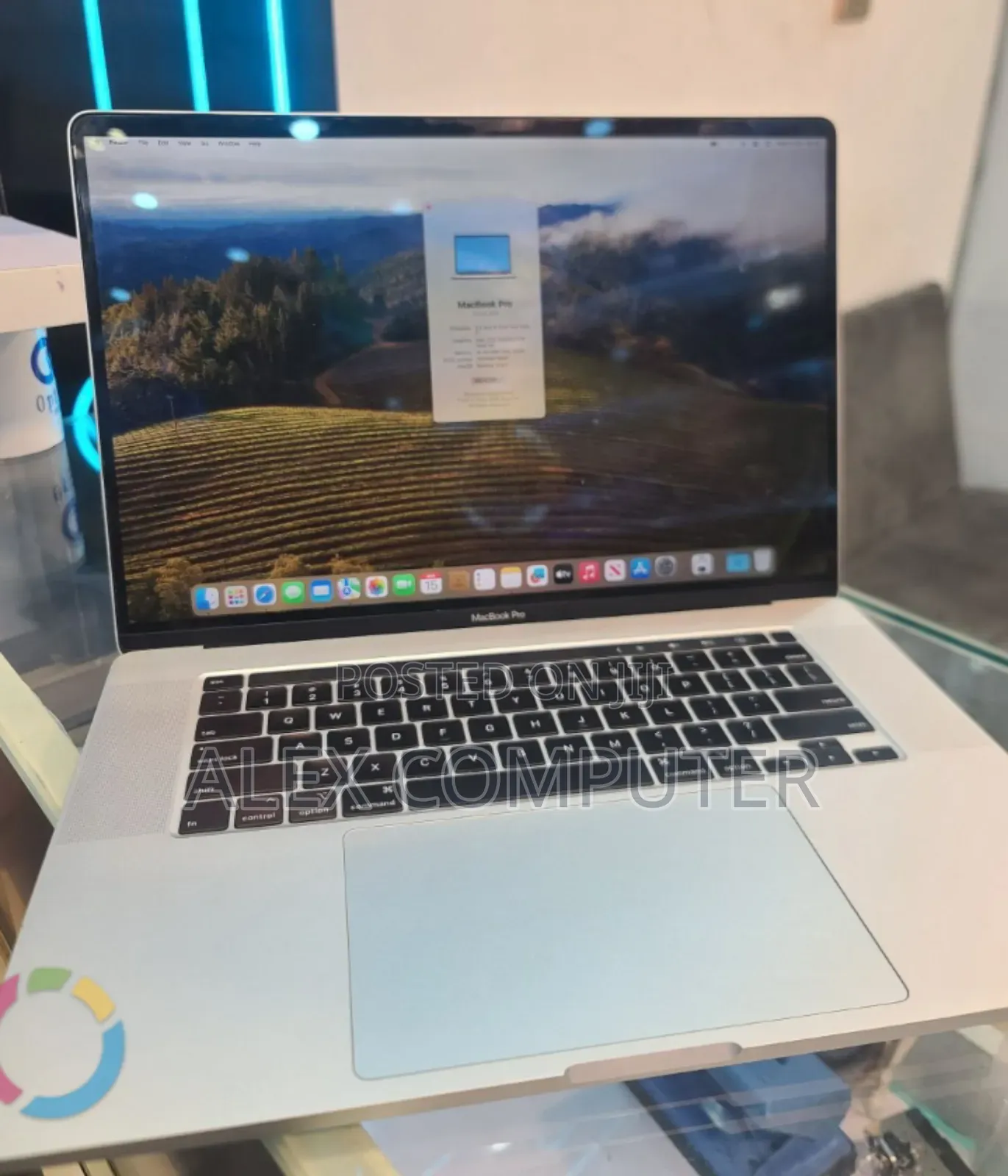 New Laptop Apple MacBook Pro 2019 16GB Intel Core i7 SSD 512GB