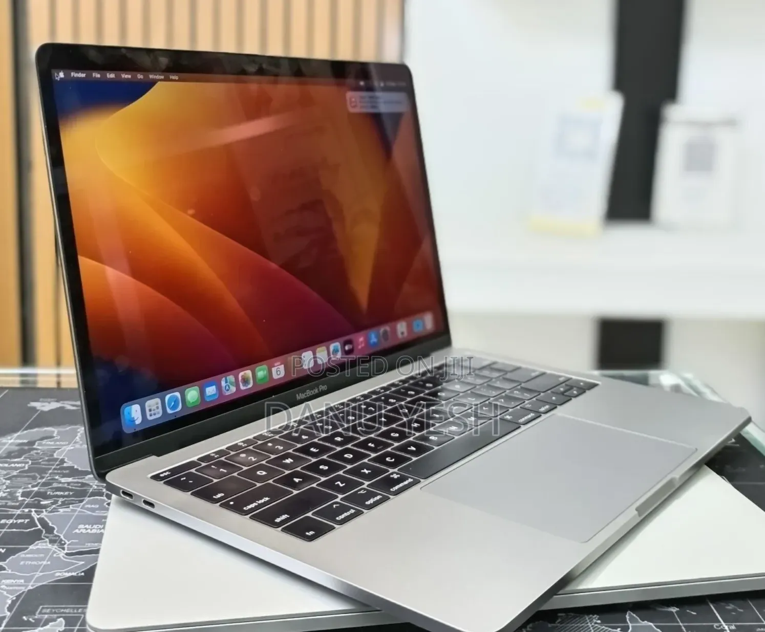 New Laptop Apple MacBook Pro 2017 16GB Intel Core i5 SSD 256GB