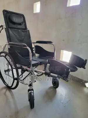 Toilet Wheelchair懷觀the Backrest Typically Reclines, Allowing the User