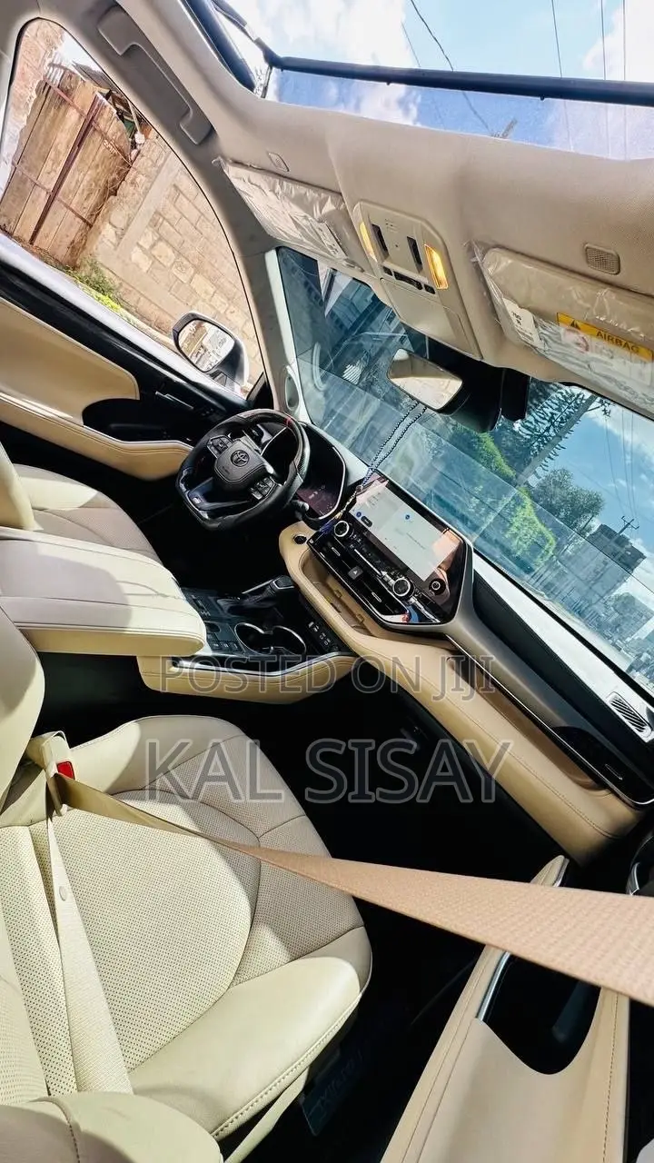 New Toyota Highlander Hybrid 2025 White