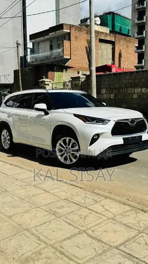 New Toyota Highlander Hybrid 2025 White