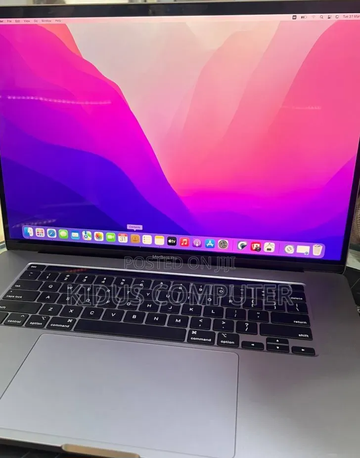 New Laptop Apple MacBook Pro 2019 32GB Intel Core i9 SSD 512GB