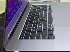 New Laptop Apple MacBook Pro 2019 32GB Intel Core i9 SSD 512GB