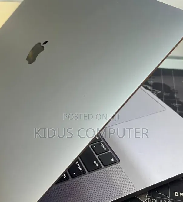 New Laptop Apple MacBook Pro 2019 32GB Intel Core i9 SSD 512GB