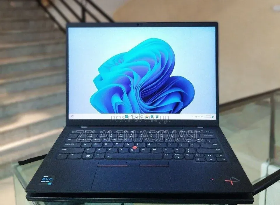 New Laptop Lenovo ThinkPad X1 Yoga Gen 8 16GB Intel Core i7 SSD 512GB