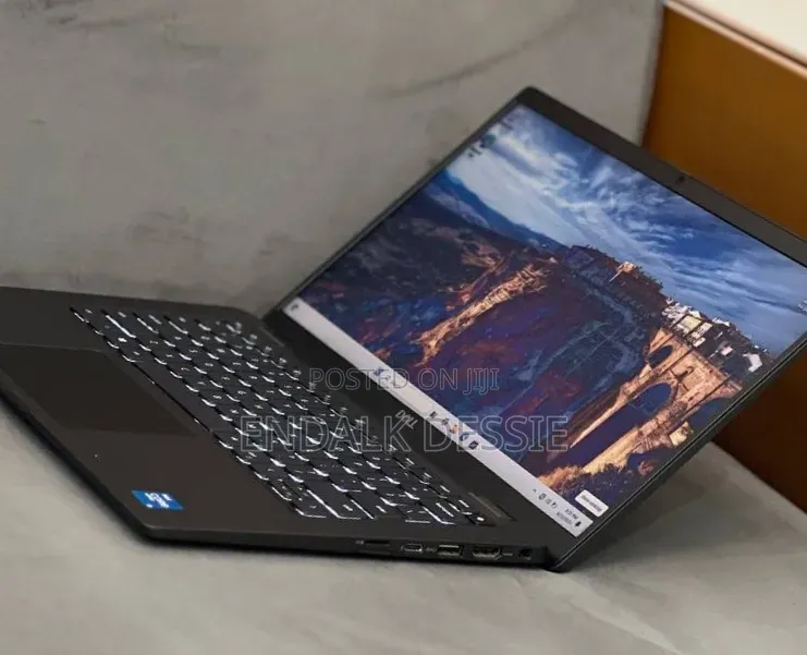 New Laptop Dell Latitude 7420 16GB Intel Core i5 SSD 256GB