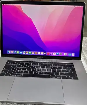 New Laptop Apple MacBook Pro 2017 16GB Intel Core i7 SSD 512GB
