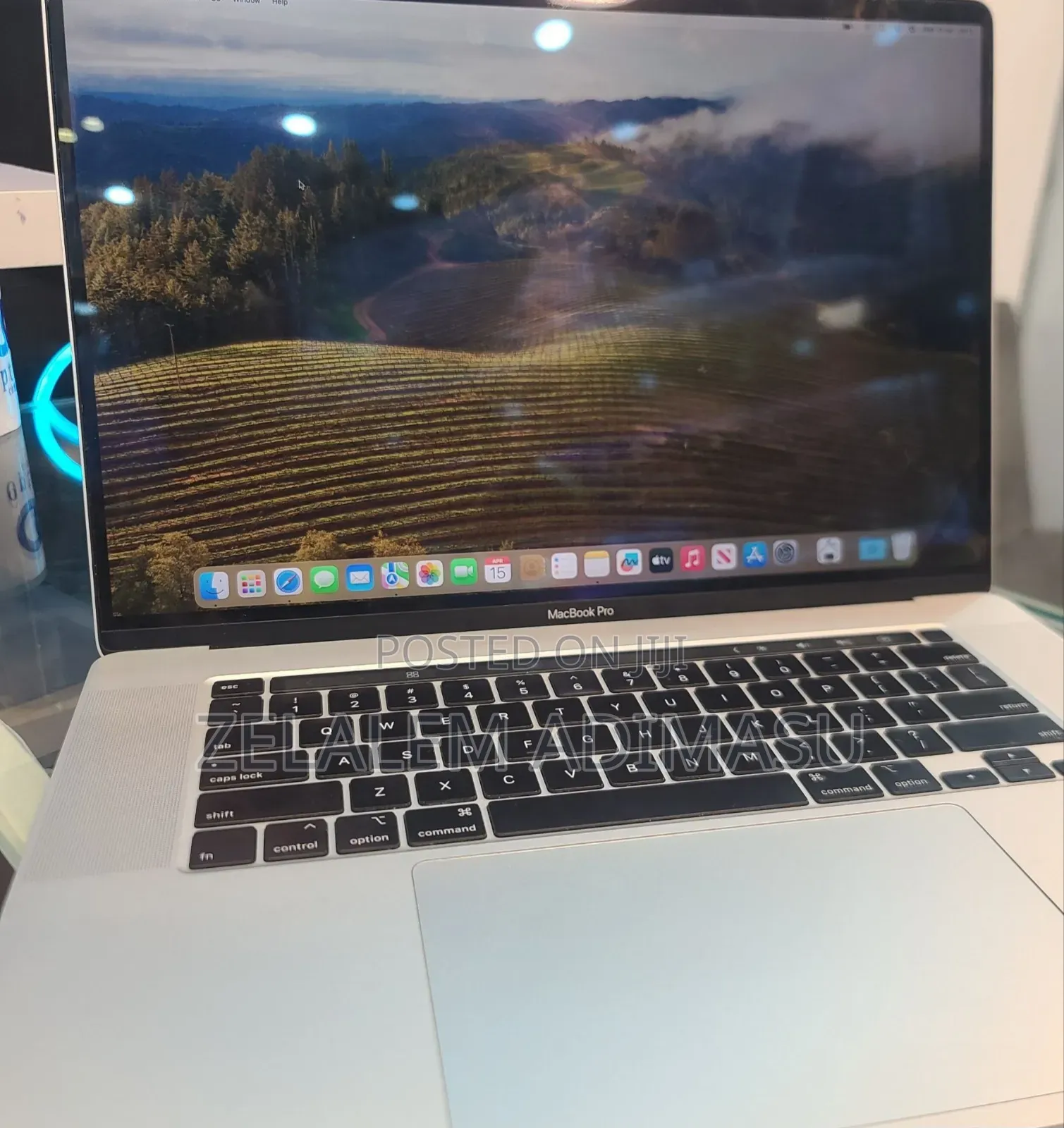 New Laptop Apple MacBook Pro 2019 16GB Intel Core i7 SSD 512GB
