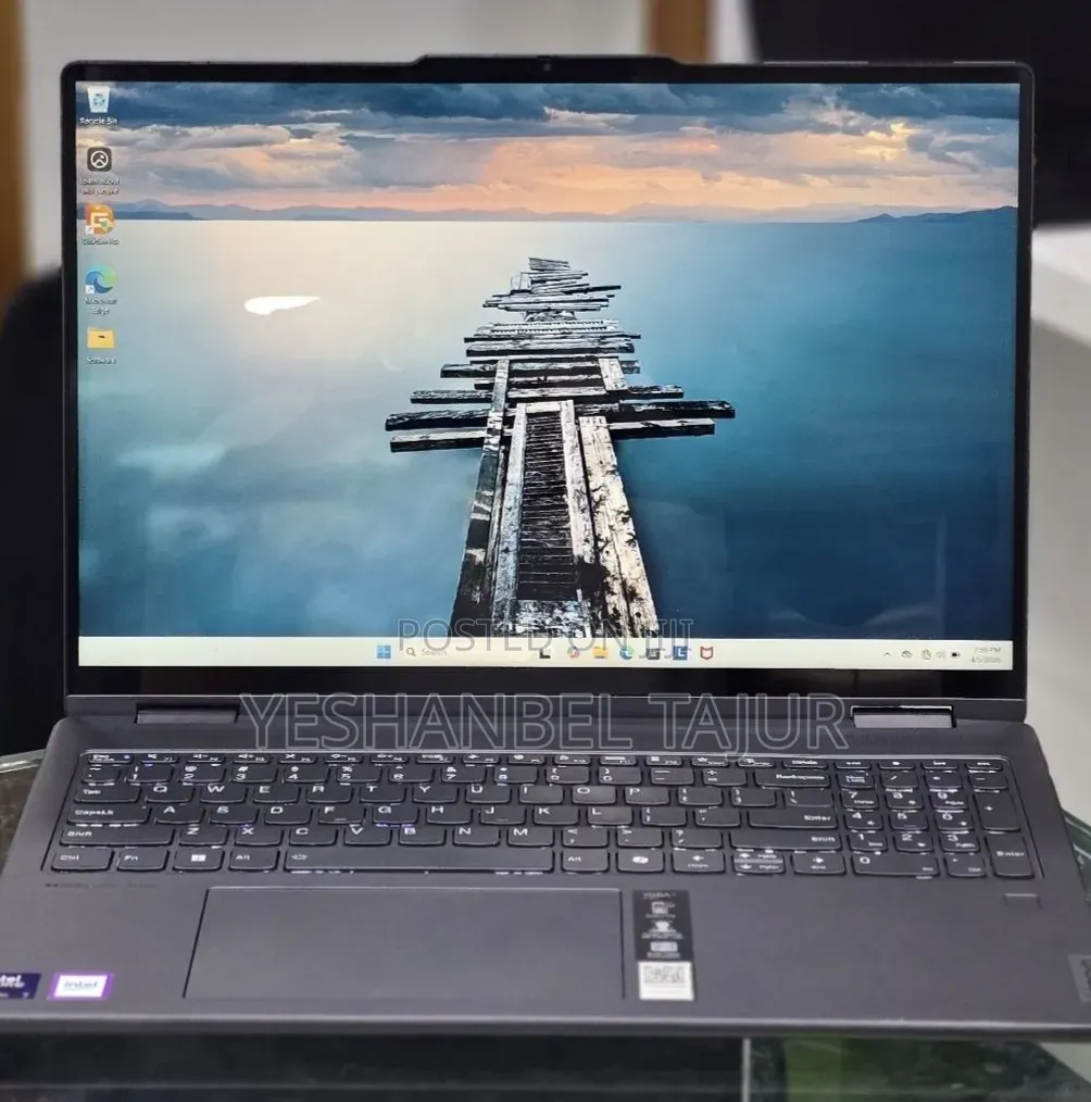 New Laptop Lenovo Yoga 7i 16GB Intel Core Ultra 7 SSD 512GB