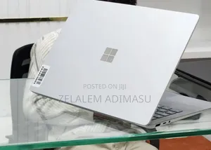 New Laptop Microsoft Surface 16GB Intel Core i7 SSD 256GB