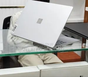 New Laptop Microsoft Surface 16GB Intel Core i7 SSD 256GB