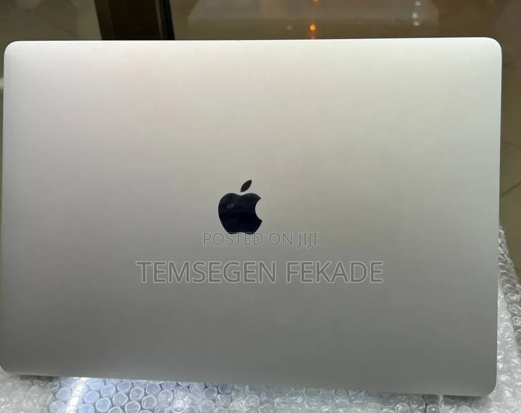 New Laptop Apple MacBook Pro 2018 16GB Intel Core i7 SSD 256GB