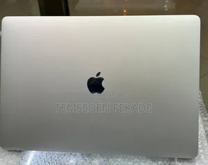New Laptop Apple MacBook Pro 2018 16GB Intel Core i7 SSD 256GB