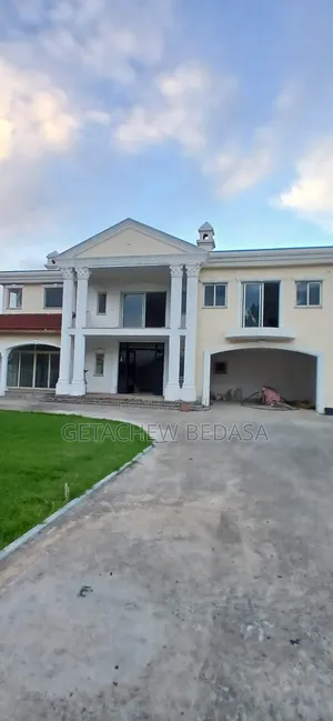 6bdrm House in Ccd, Oromia-Finfinne for sale