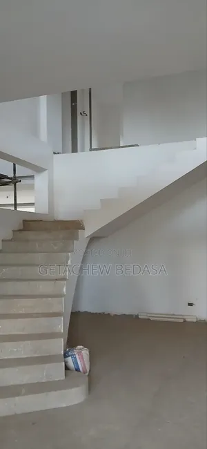 6bdrm House in Ccd, Oromia-Finfinne for sale