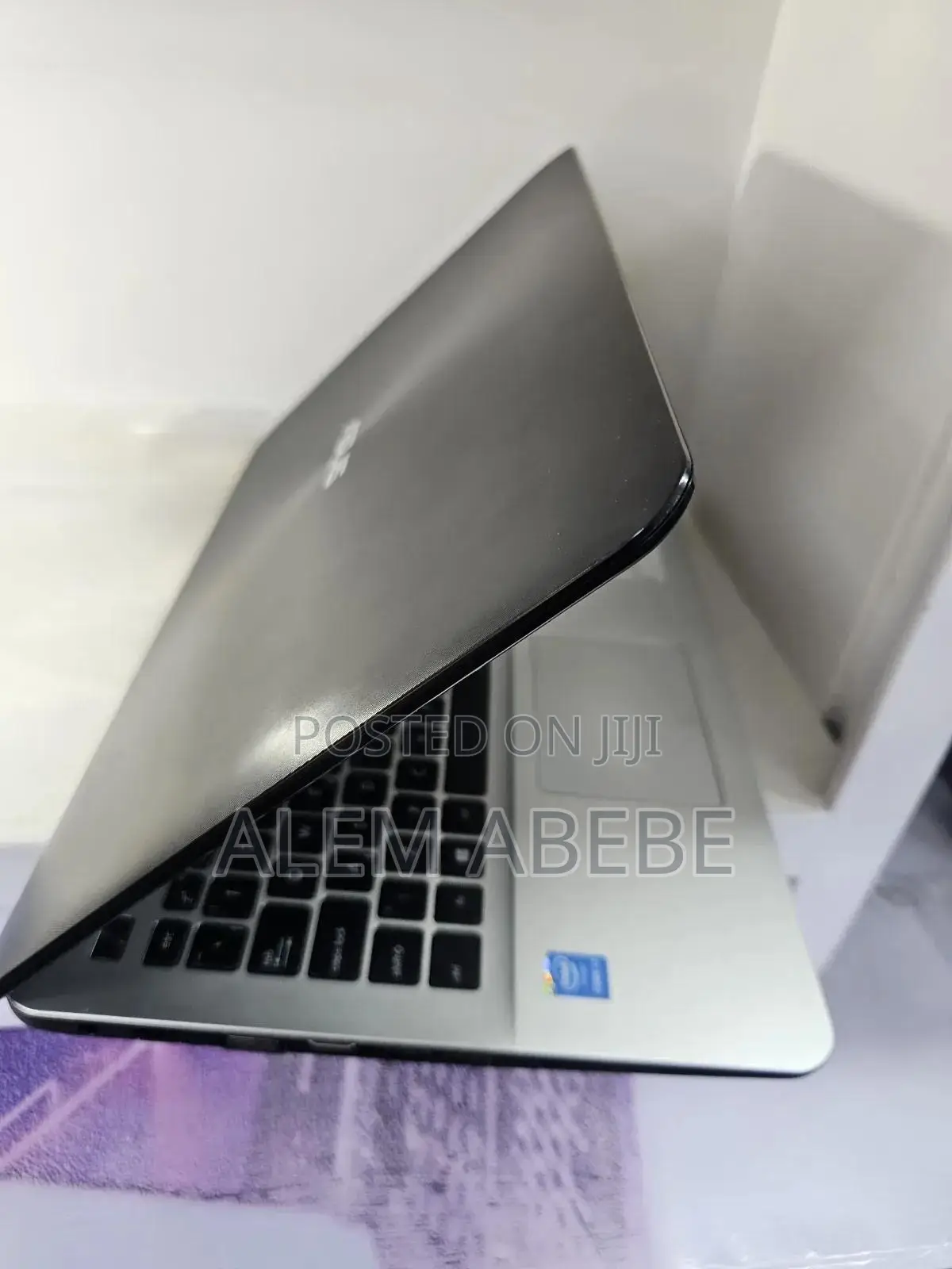 New Laptop Asus 8GB Intel Core i7 HDD 750GB