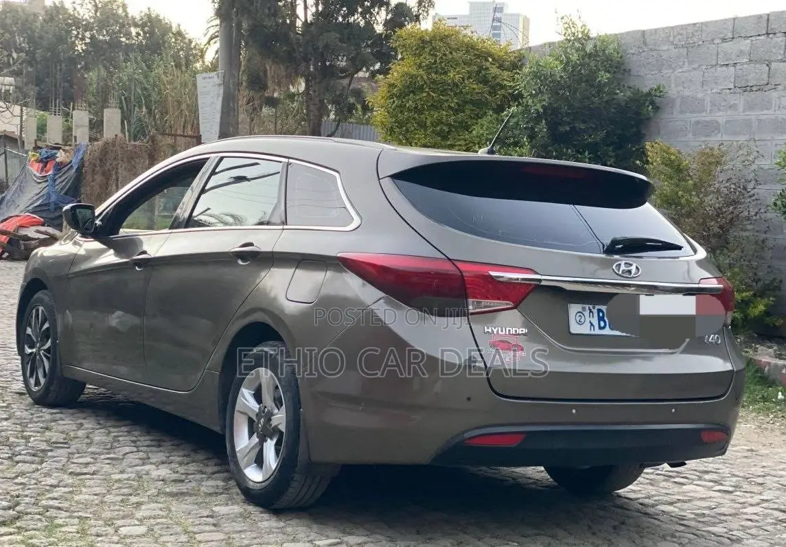 Hyundai i40 2014 Brown