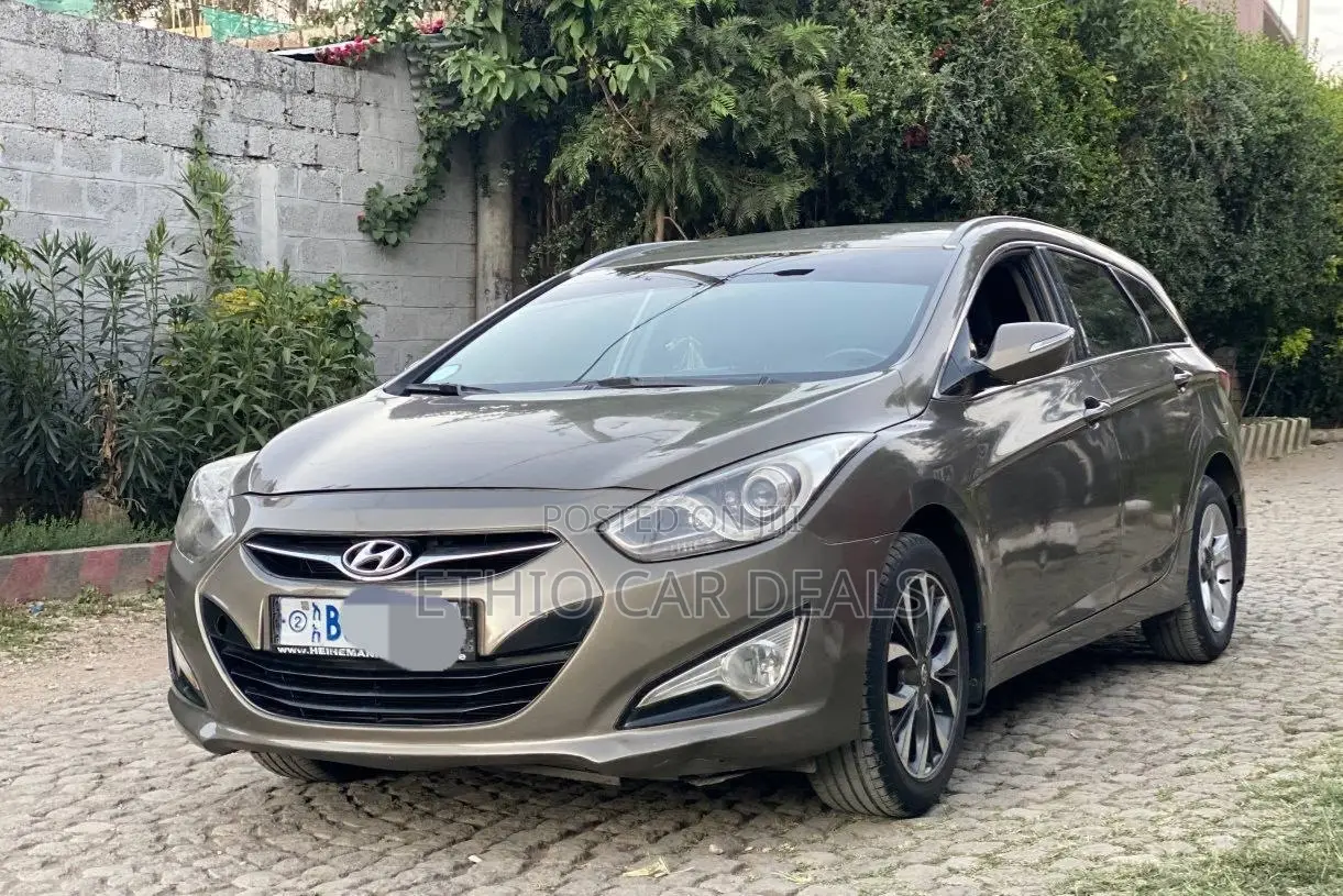 Hyundai i40 2014 Brown
