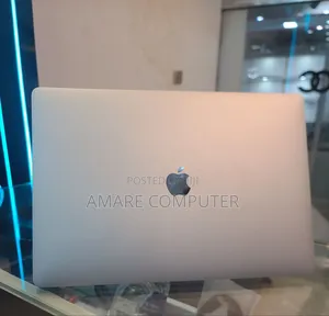 New Laptop Apple MacBook Pro 2019 16GB Intel Core i7 SSD 512GB