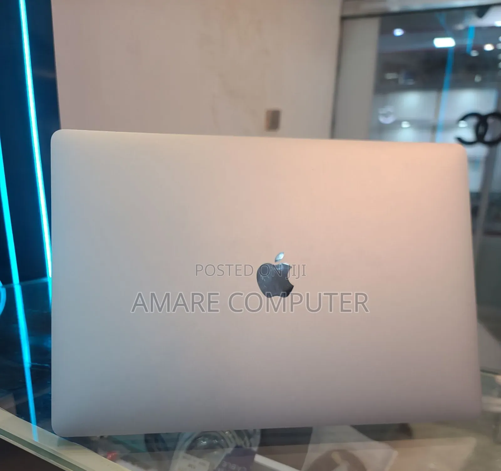 New Laptop Apple MacBook Pro 2019 16GB Intel Core i7 SSD 512GB
