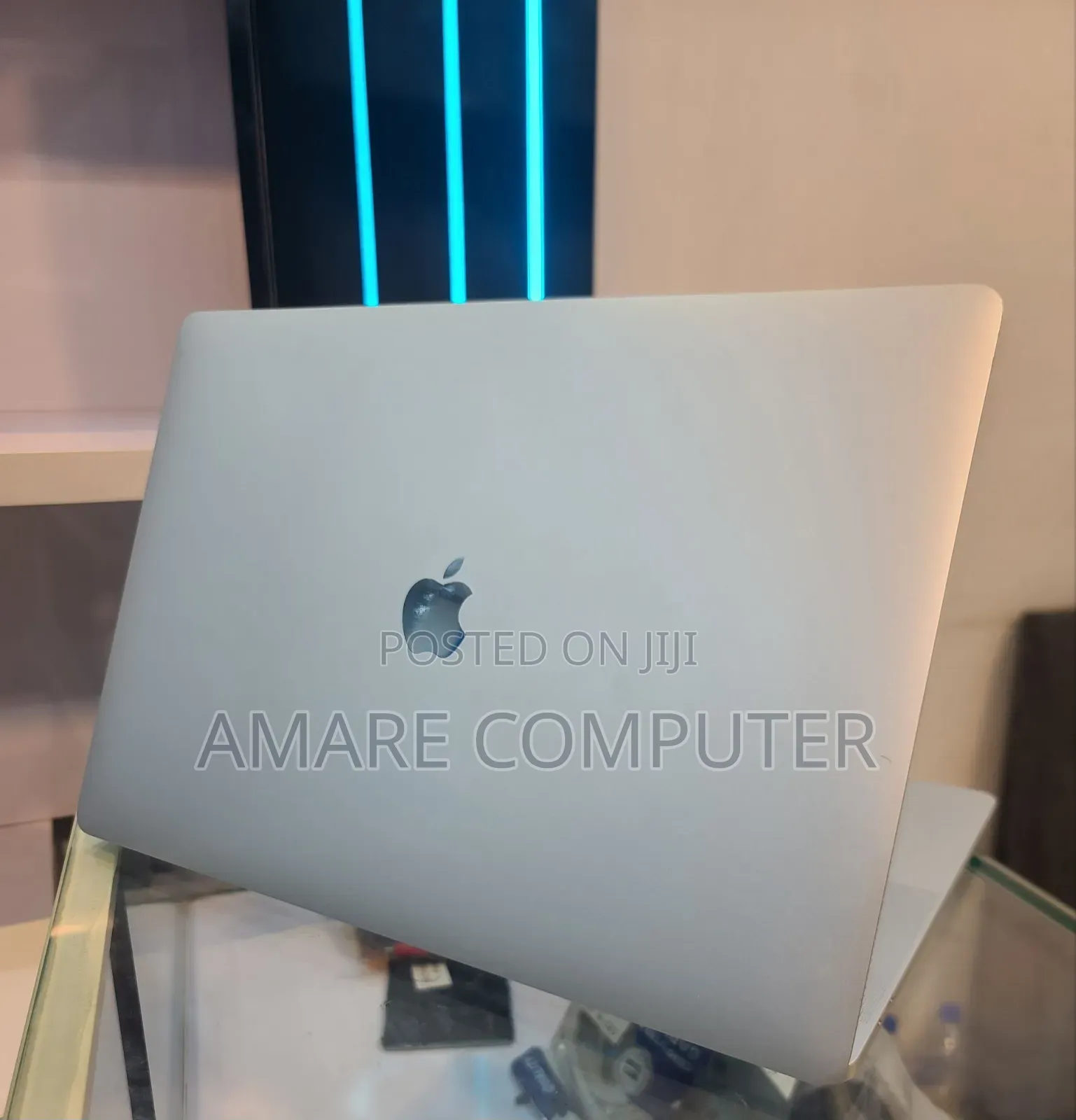 New Laptop Apple MacBook Pro 2019 16GB Intel Core i7 SSD 512GB