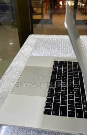 New Laptop Apple MacBook Pro M1 16GB Intel Core i7 SSD 512GB