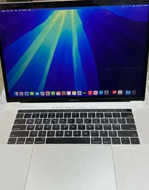 New Laptop Apple MacBook Pro 2020 M1 16GB Intel Core i7 SSD 512GB